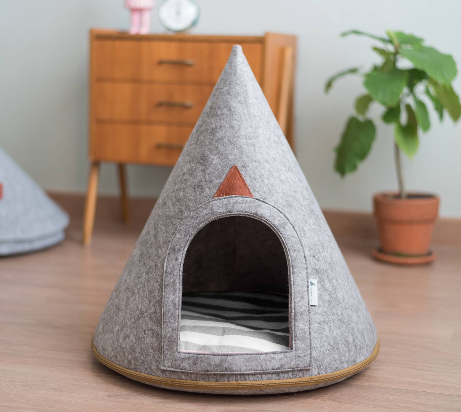 Nooee Pet Bella Cave – Size XS Foldable Travel Pet Home