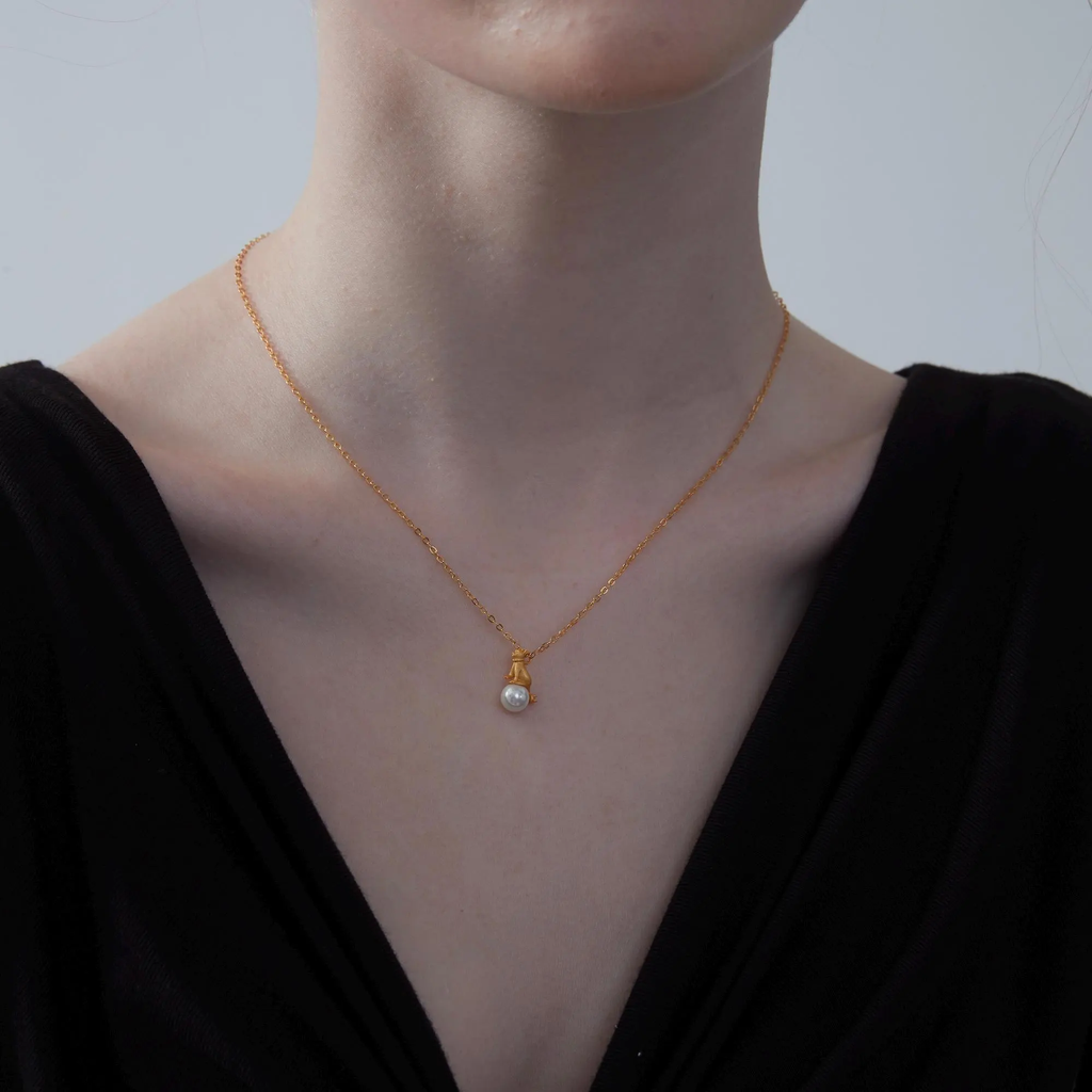 Cute Gold Cat Pearl Charm Necklace in 925 Sterling Silver
