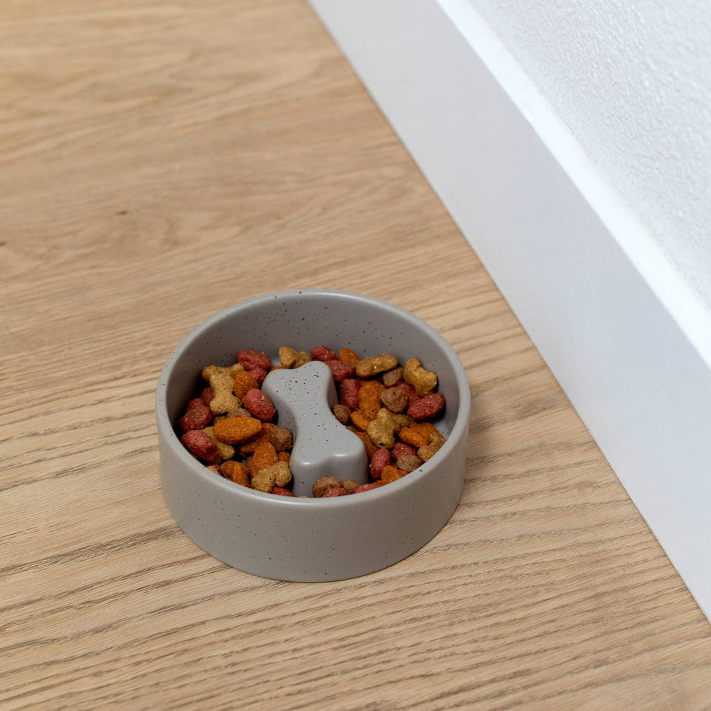 SPECKLED BONE TAUPE SLOW FEEDER DOG PET BOWL