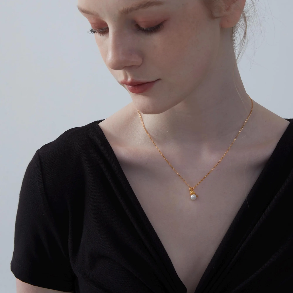 Cute Gold Cat Pearl Charm Necklace in 925 Sterling Silver