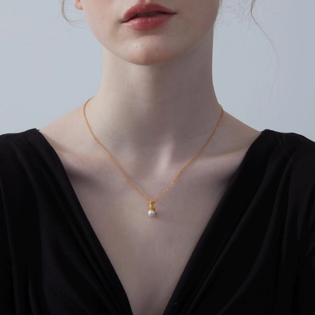 Cute Gold Cat Pearl Charm Necklace in 925 Sterling Silver