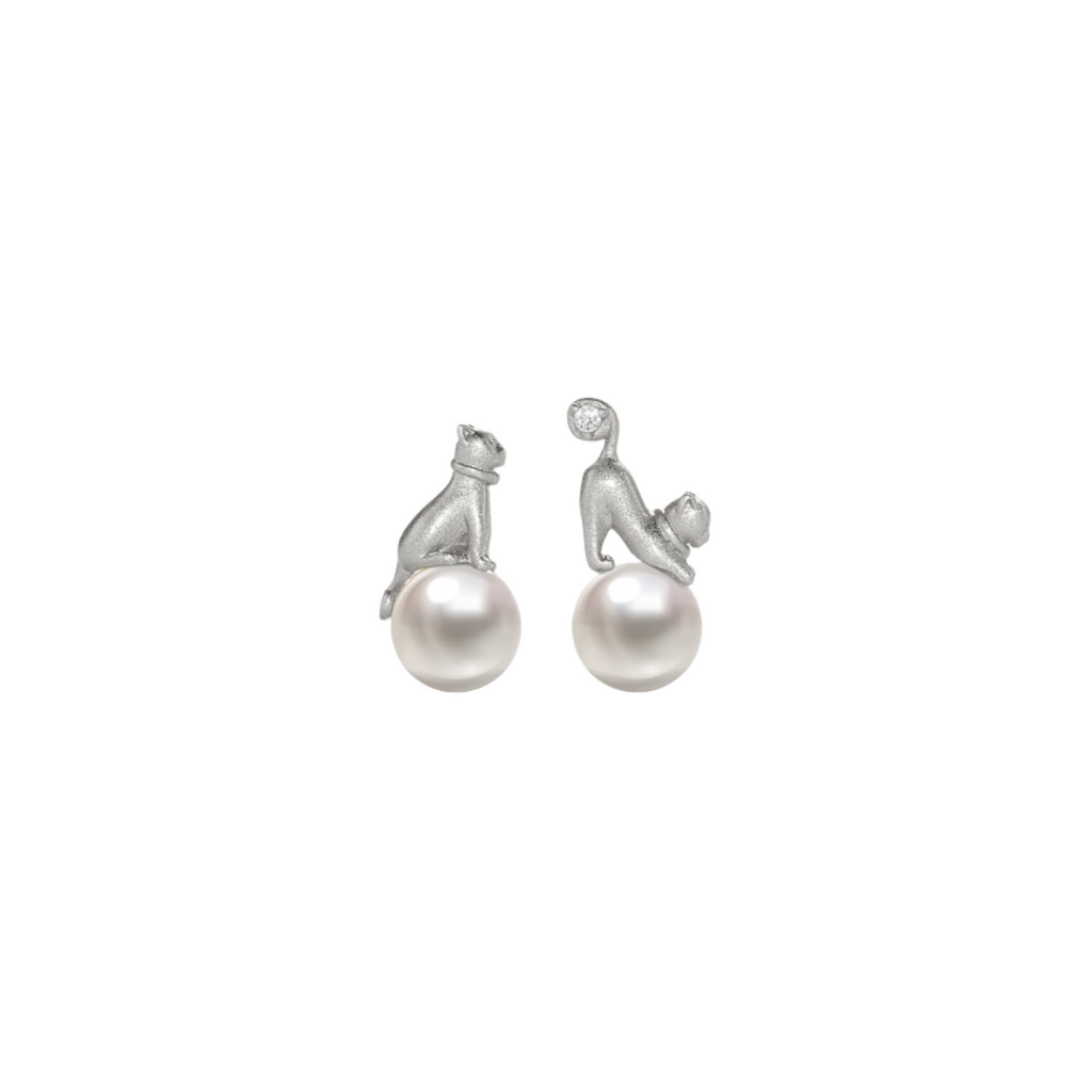 Gold Cat Pearl Studs